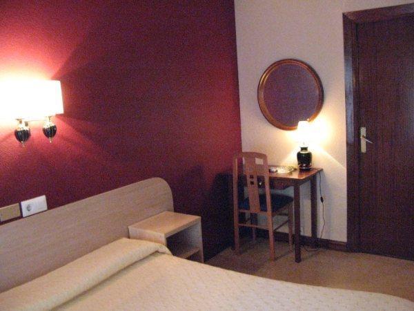 Hotel Achuri Vitoria-Gasteiz Room photo
